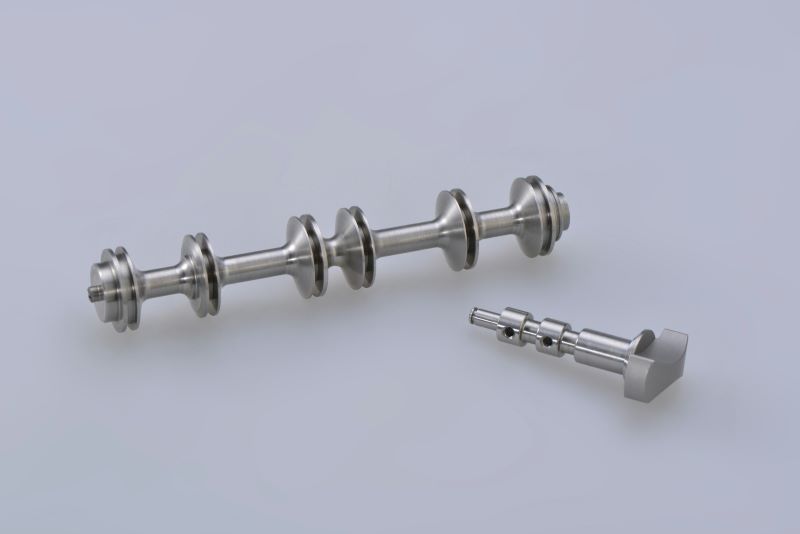 Zwei kleine Aluminiumelemente